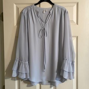 Women’s 14/16 (XL) ruffle sleeve top